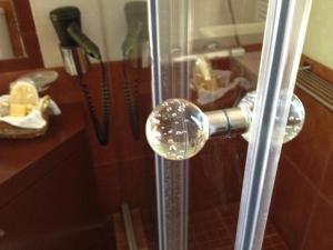 318145_3857410033282_1835700330_n